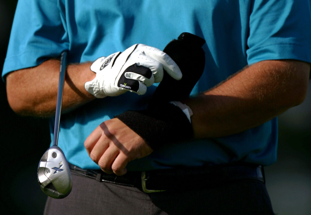 Phil Mickelson adjusts his wrist strapping during the second round of the 2007 US Open