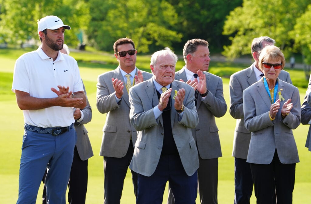 Scottie Scheffler and Jack Nicklaus on the 18th green during the trophy ceremony after the final round of the Memorial Tournament