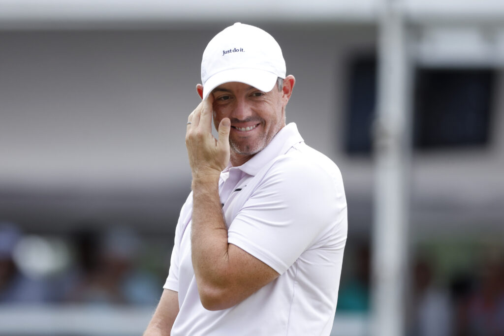 Rory McIlroy reacts to missing a putt during the final round of the Tour Championship