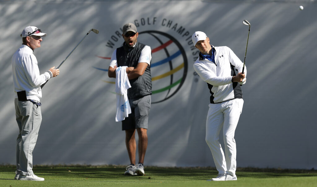 Jordan Spieth works with Cameron McCormick ahead of the WGC-Dell Match Play in 2018