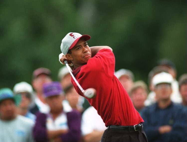28 Aug 1995: TIGER WOODS OF CYPRESS, CA TEES OFF ON THE 11TH HOLE BEFORE GOING ON THE DEFEAT GEORGE MARUCCI OF BERWYN, PENNSYLVANIA 1 UP FOR THE U....