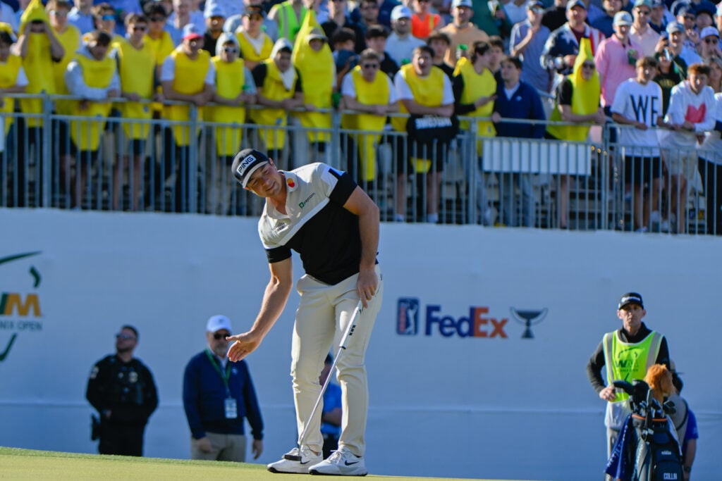 Viktor Hovland reacts to missing his birdie putt during the second round of the WM Phoenix Open