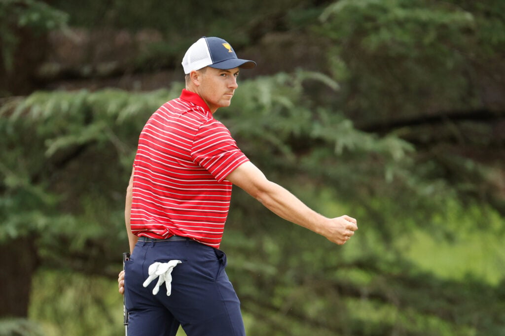 Jordan Spieth celebrates making a putt during the final day of the 2022 Presidents Cup