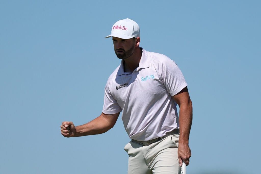 Wyndham Clark celebrates holing a putt during the final round of the US Open
